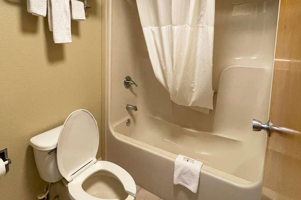 Quality I-95 2* Kenly