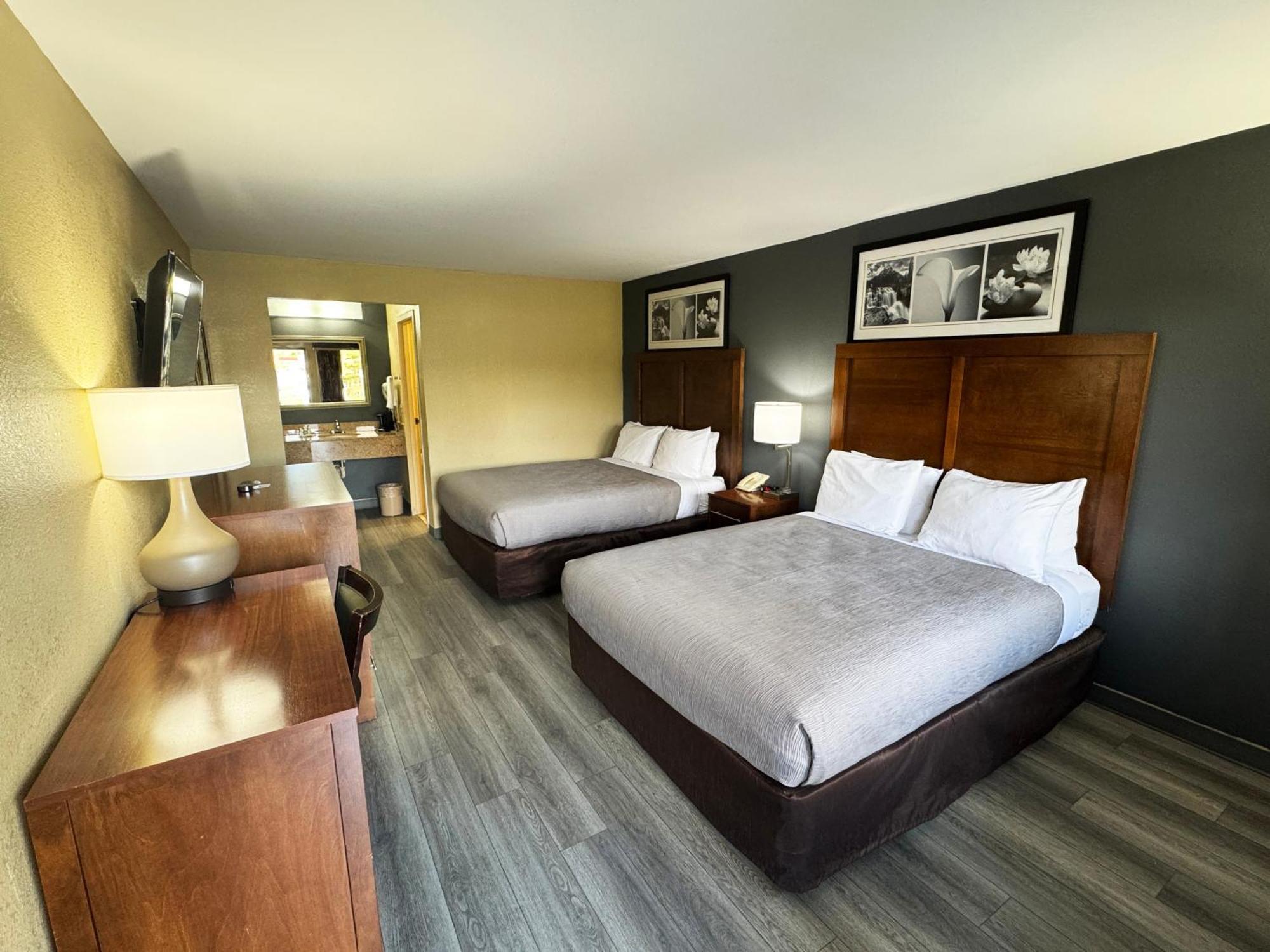 Quality I-95 Inn 2*