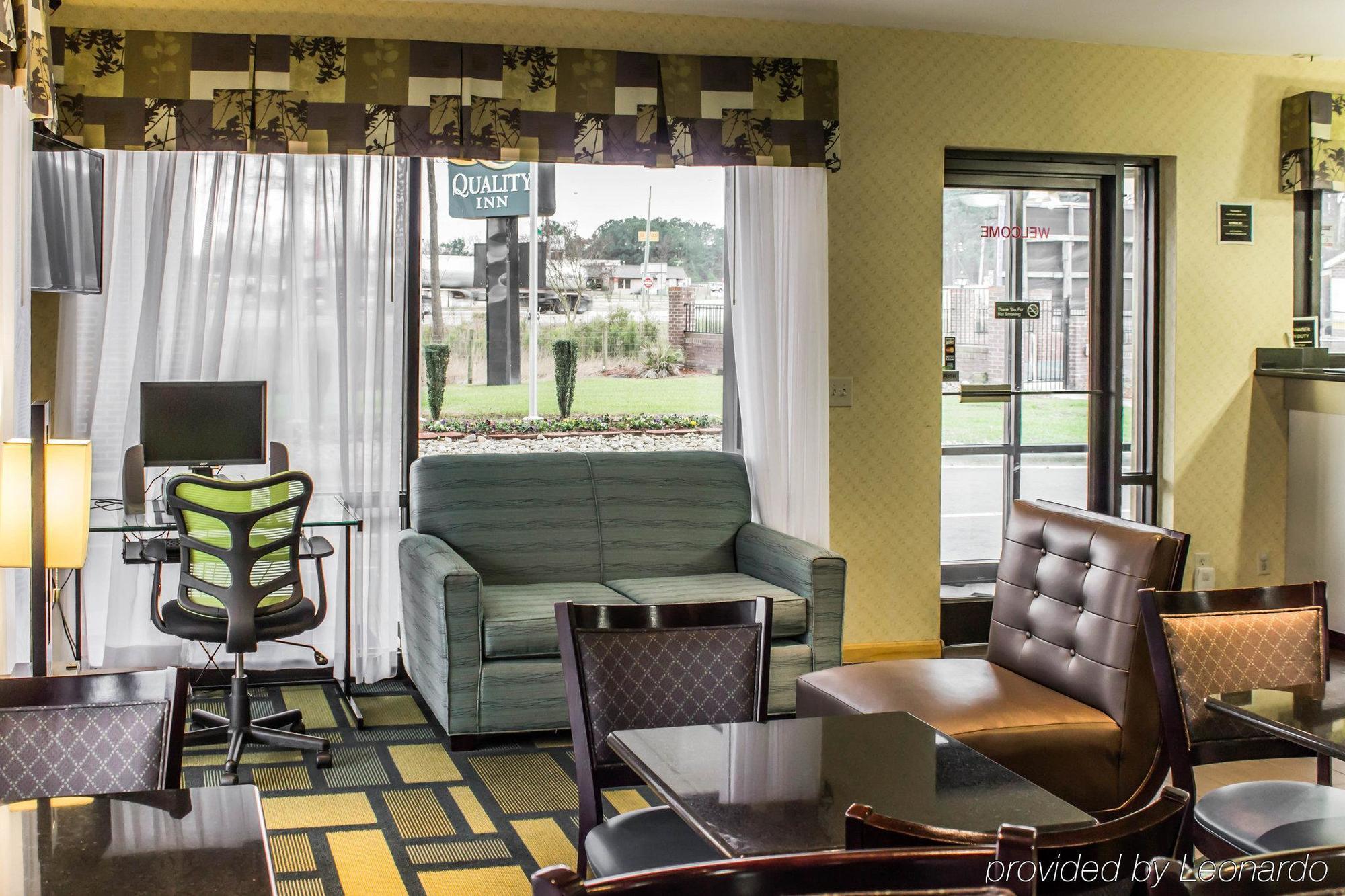 Quality I-95 Inn 2*